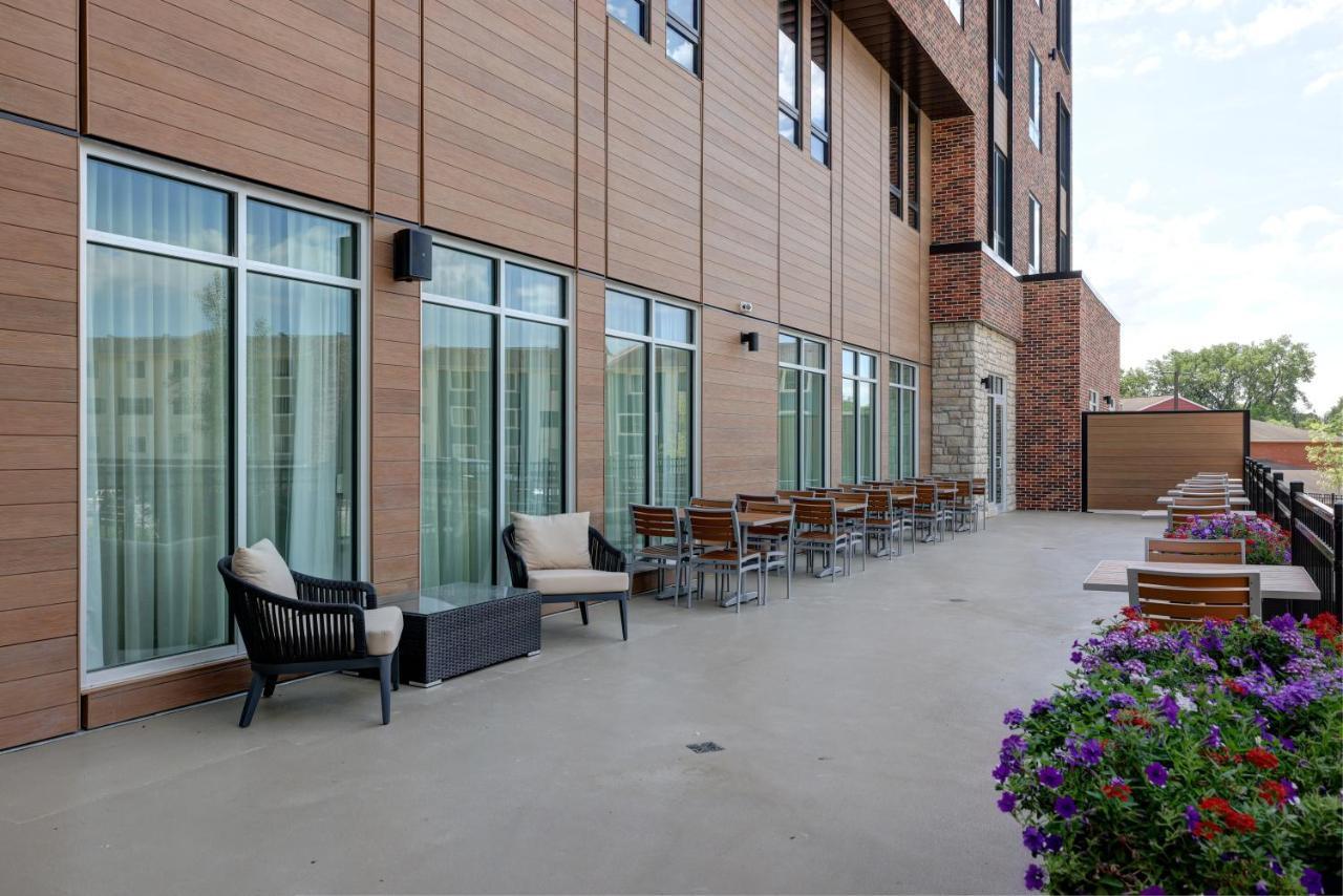 Courtyard By Marriott Iowa City University Heights Zewnętrze zdjęcie