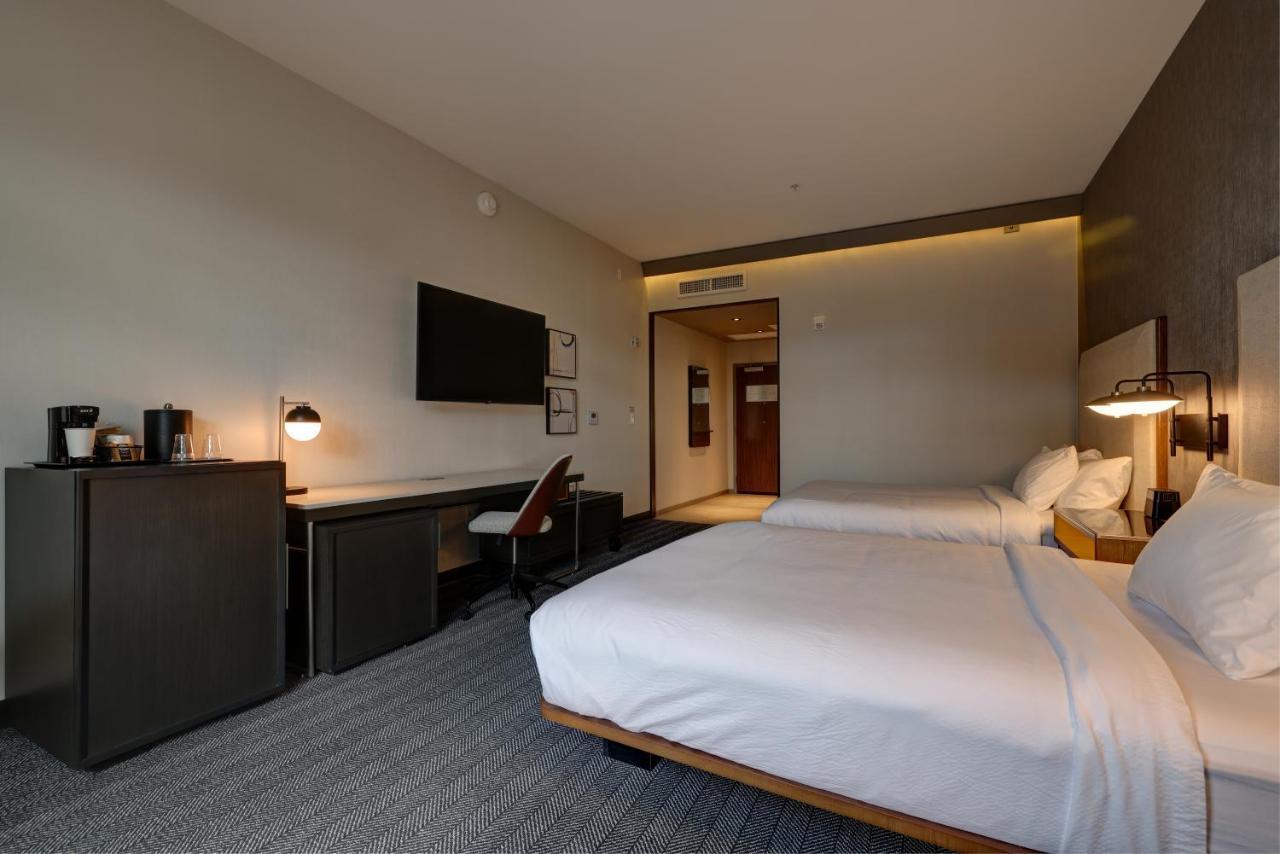 Courtyard By Marriott Iowa City University Heights Zewnętrze zdjęcie