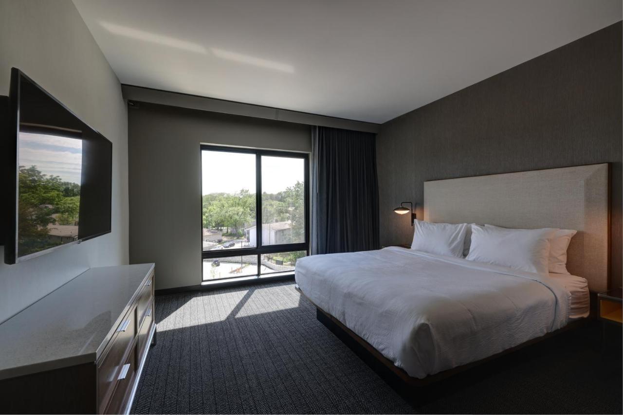 Courtyard By Marriott Iowa City University Heights Zewnętrze zdjęcie