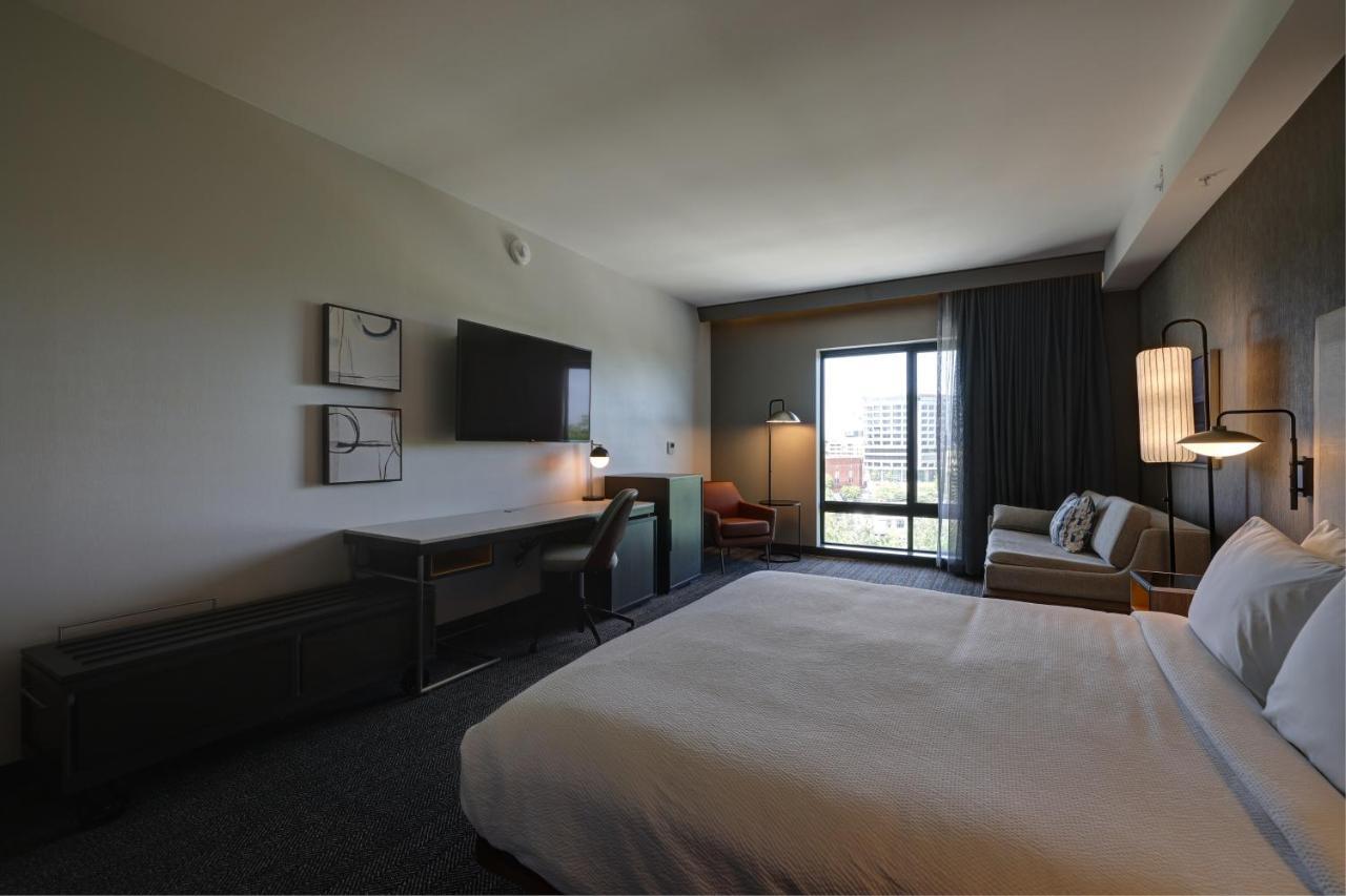 Courtyard By Marriott Iowa City University Heights Zewnętrze zdjęcie