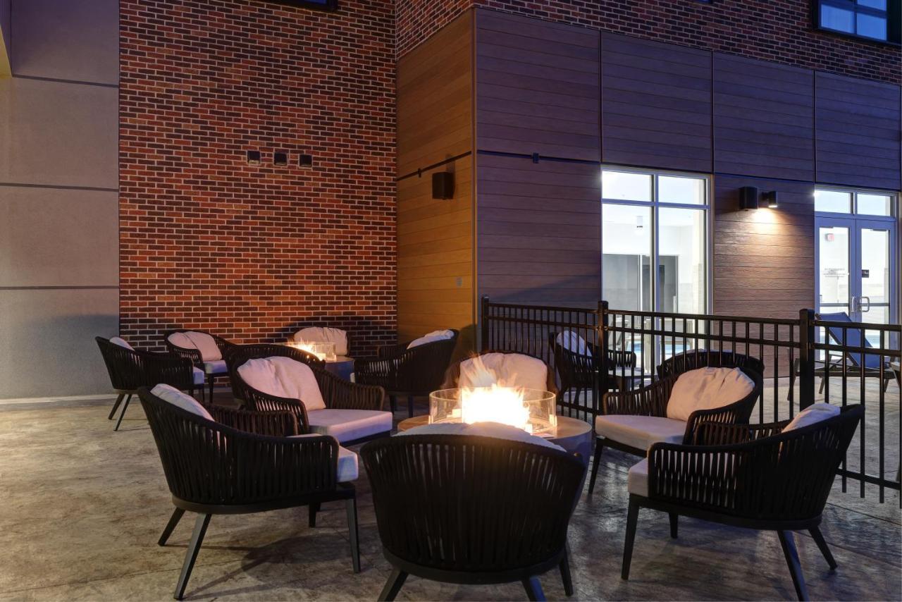Courtyard By Marriott Iowa City University Heights Zewnętrze zdjęcie
