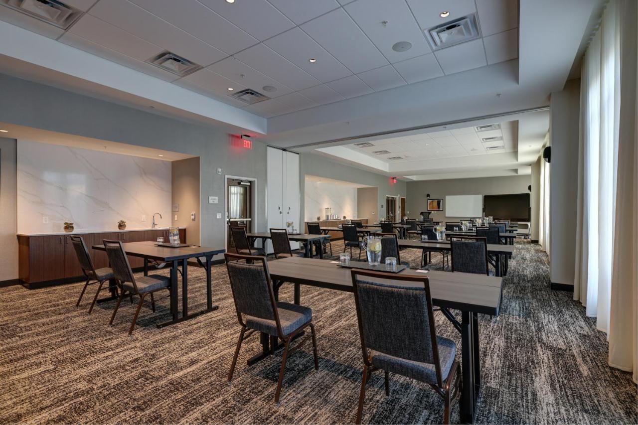 Courtyard By Marriott Iowa City University Heights Zewnętrze zdjęcie