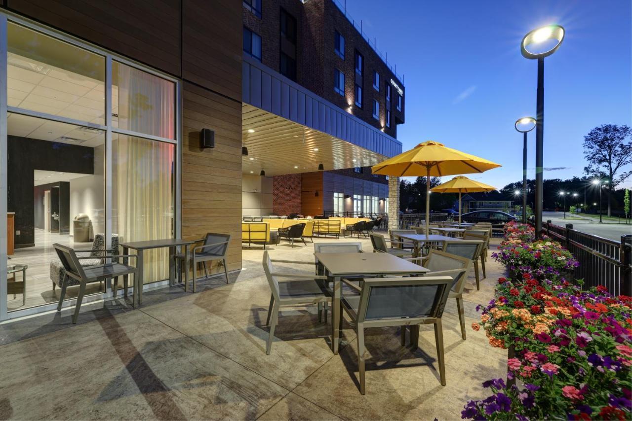 Courtyard By Marriott Iowa City University Heights Zewnętrze zdjęcie
