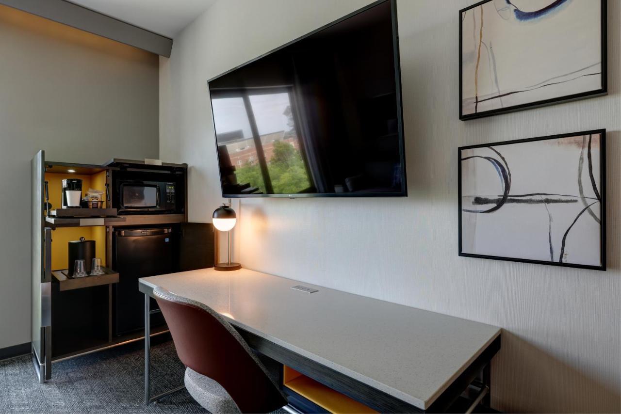 Courtyard By Marriott Iowa City University Heights Zewnętrze zdjęcie