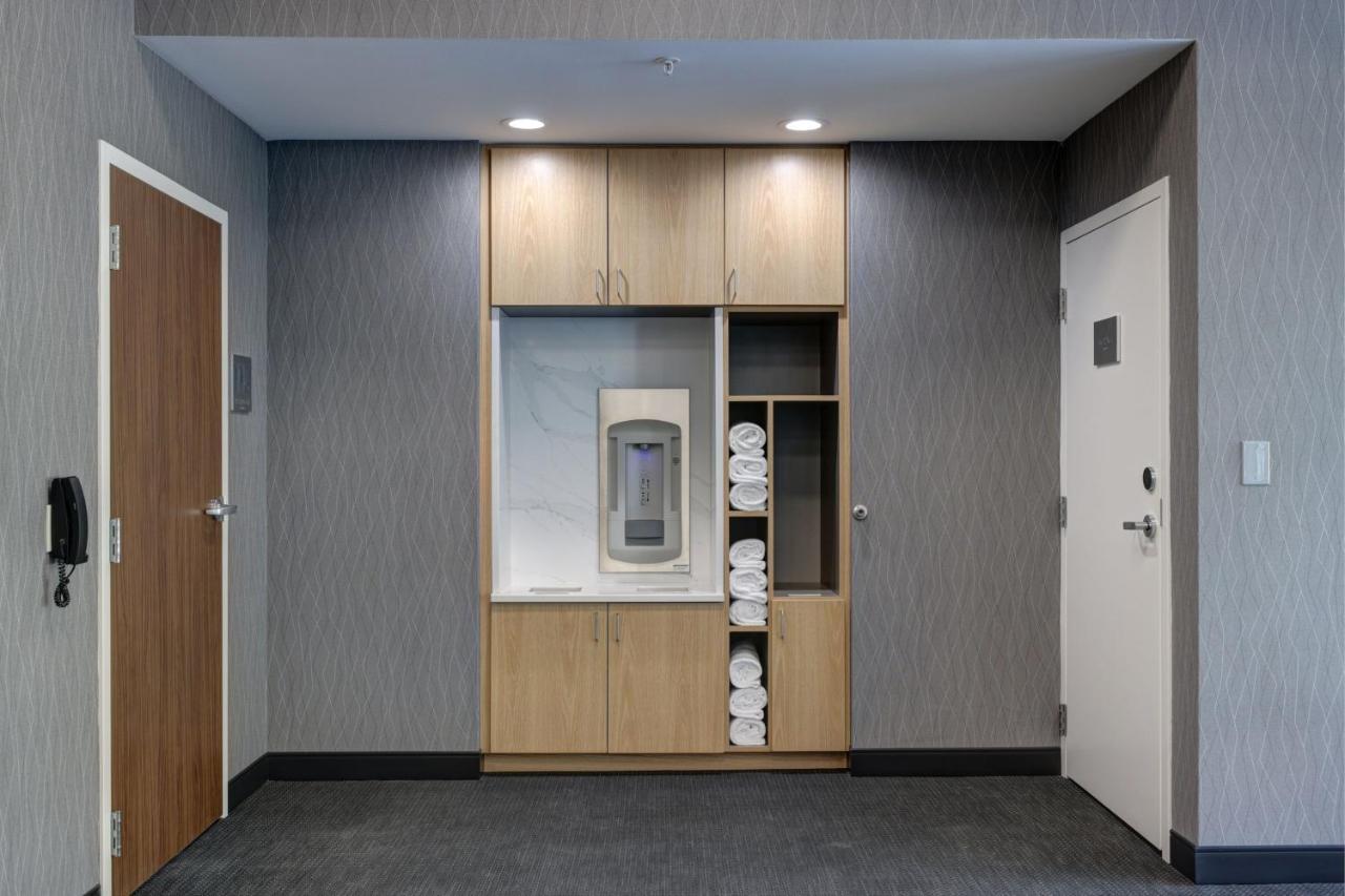 Courtyard By Marriott Iowa City University Heights Zewnętrze zdjęcie