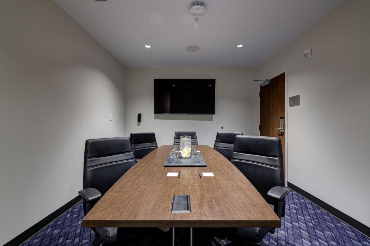 Courtyard By Marriott Iowa City University Heights Zewnętrze zdjęcie