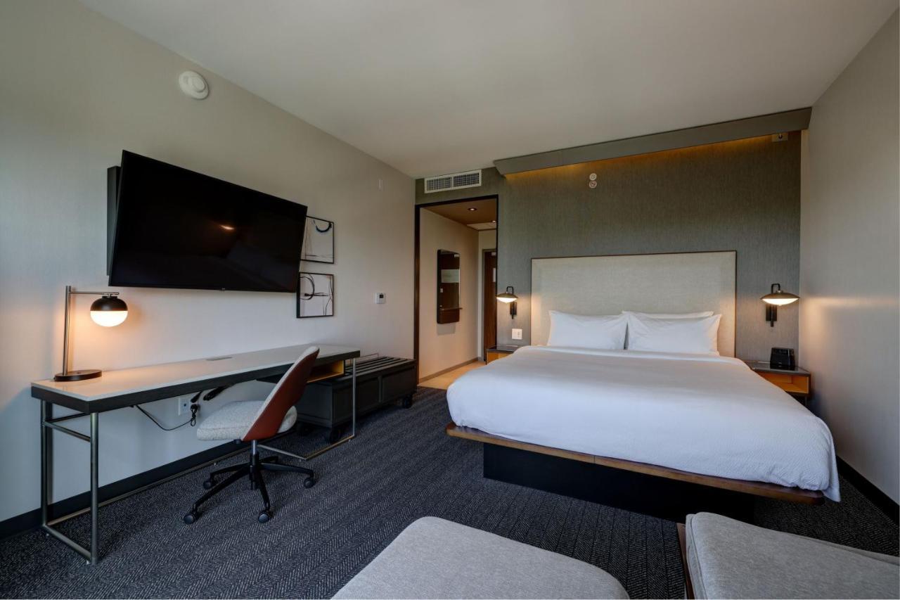 Courtyard By Marriott Iowa City University Heights Zewnętrze zdjęcie