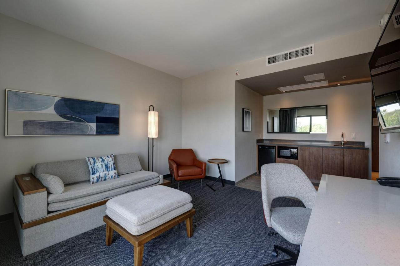 Courtyard By Marriott Iowa City University Heights Zewnętrze zdjęcie