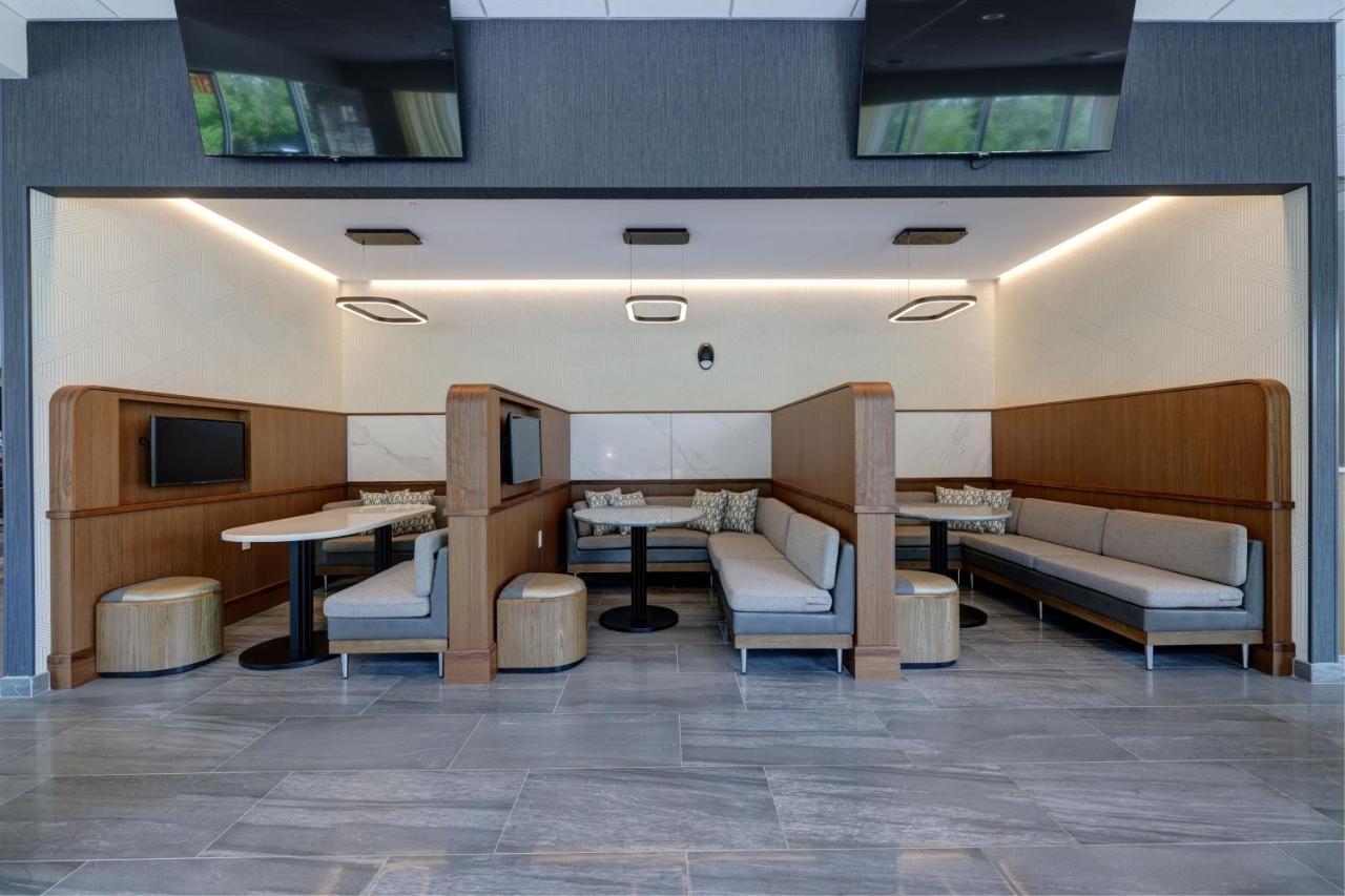 Courtyard By Marriott Iowa City University Heights Zewnętrze zdjęcie