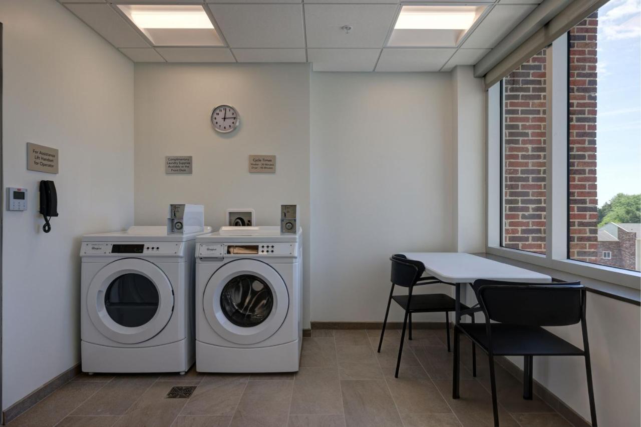 Courtyard By Marriott Iowa City University Heights Zewnętrze zdjęcie