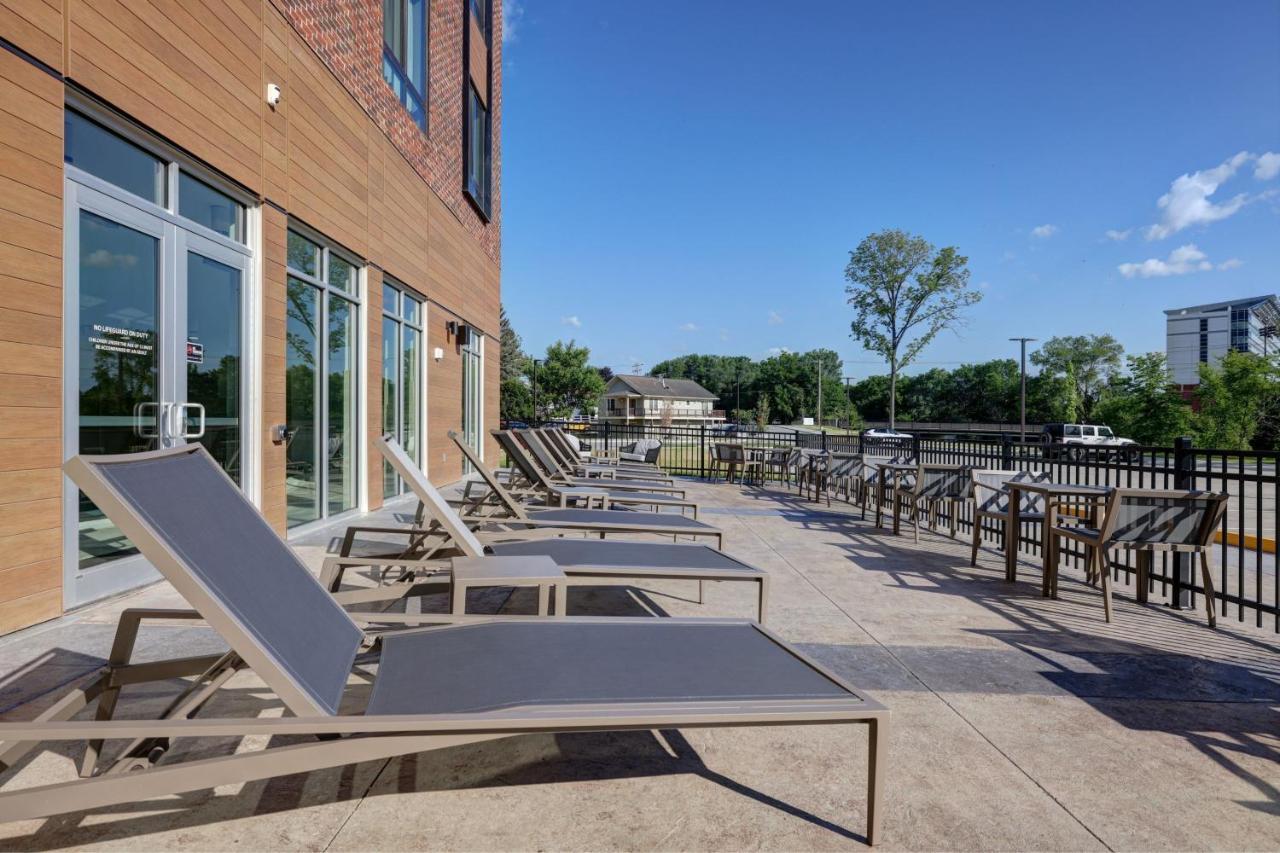 Courtyard By Marriott Iowa City University Heights Zewnętrze zdjęcie